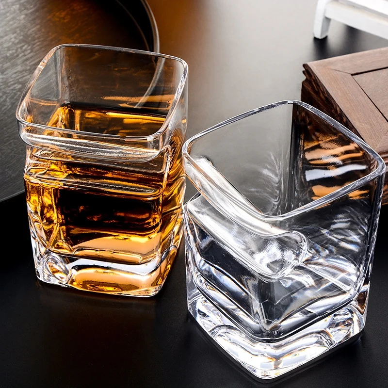 Set 4 pahare whiskey cu Suport Trabuc [3]