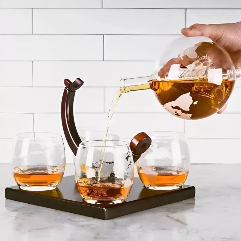 Set cadou decantor Glob Pamantesc cu 4 pahare Deluxe [20]