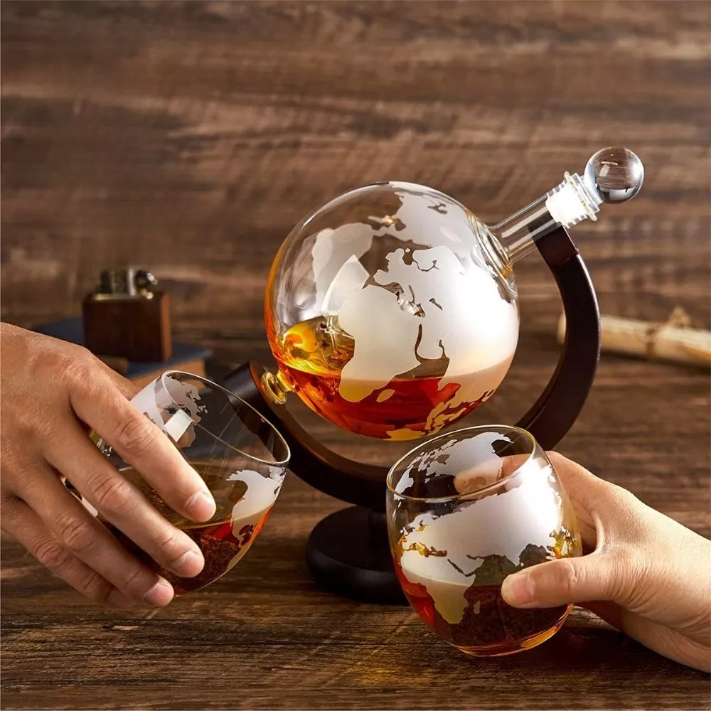 Set cadou decantor Glob Pamantesc cu doua pahare Epique [3]