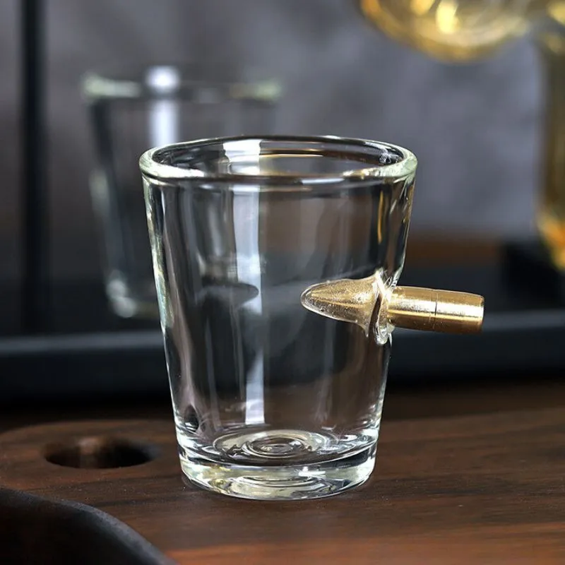 Set cadou decantor Pistol si 2 pahare cu glont [5]