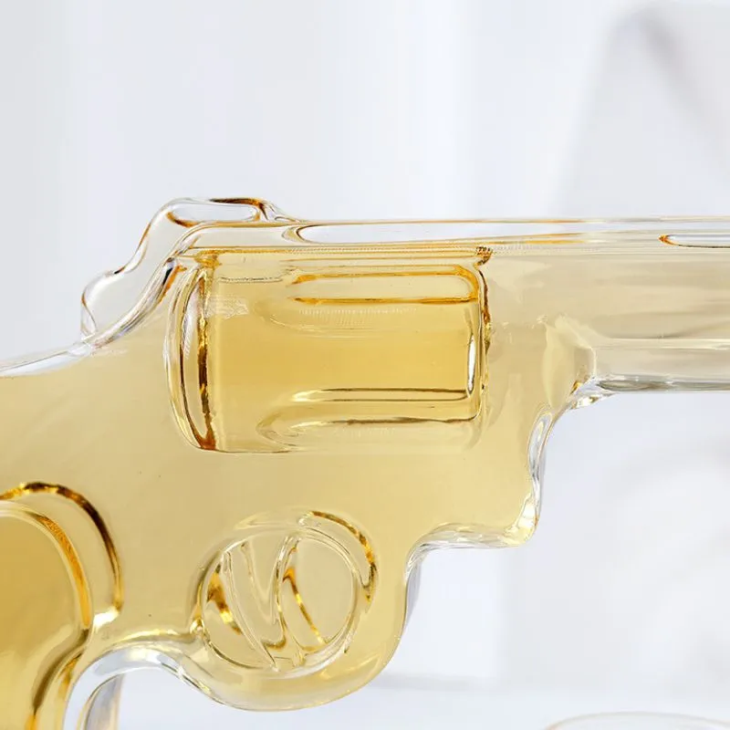 Set cadou decantor Pistol si 2 pahare cu glont [9]
