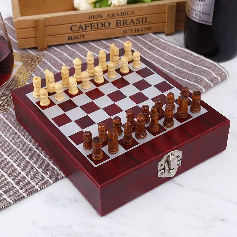 Set sah si accesorii vin Checkmate, Caseta rafinata [10]