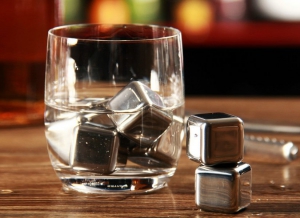 Cuburi din otel pentru whiskey [1]