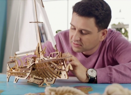 Puzzle 3D Barca Trimaran din lemn Ugears [6]