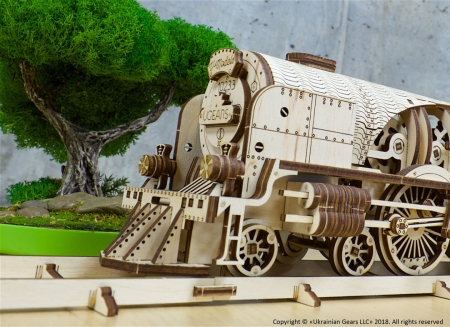 Puzzle 3D Tren V- Express cu abur din lemn Ugears [14]