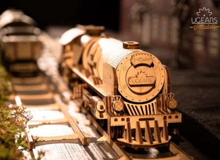 Puzzle 3D Tren V- Express cu abur din lemn Ugears [6]