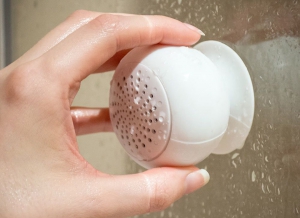 Cadouri Barbati - Speaker bluetooth rezistent la apa