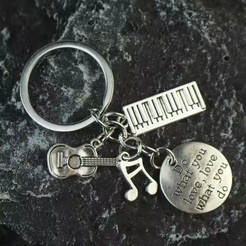 Cadouri pentru Mama - Breloc muzician, Ritm la chei