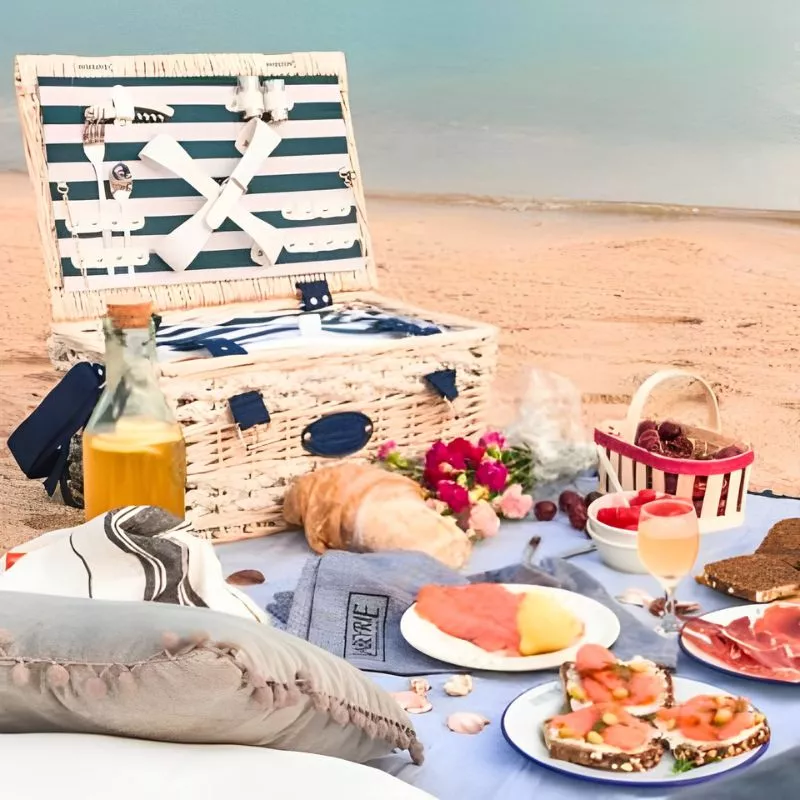 Cadouri - Cos picnic 4 persoane Marine