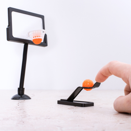 Petrecere - Joc de basket pentru deget