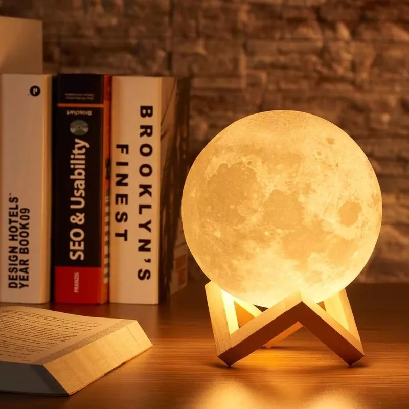 Lampa led luna in culori [1]