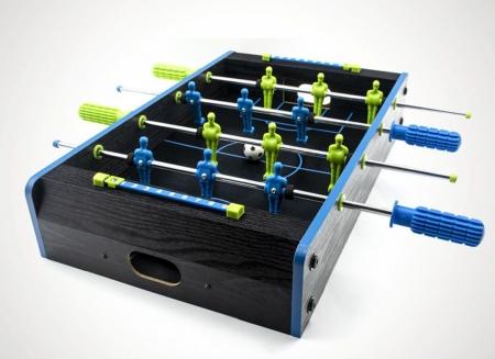 Cadouri Barbati - Masa de fotbal cu elemente neon