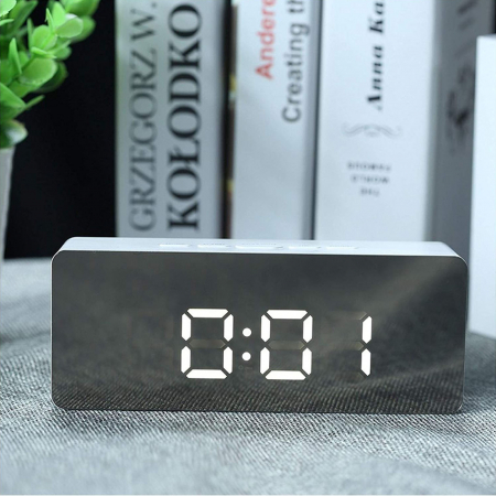 Cadouri zi onomastica - Mini ceas desteptator LED cu termometru si oglinda, dreptunghiular
