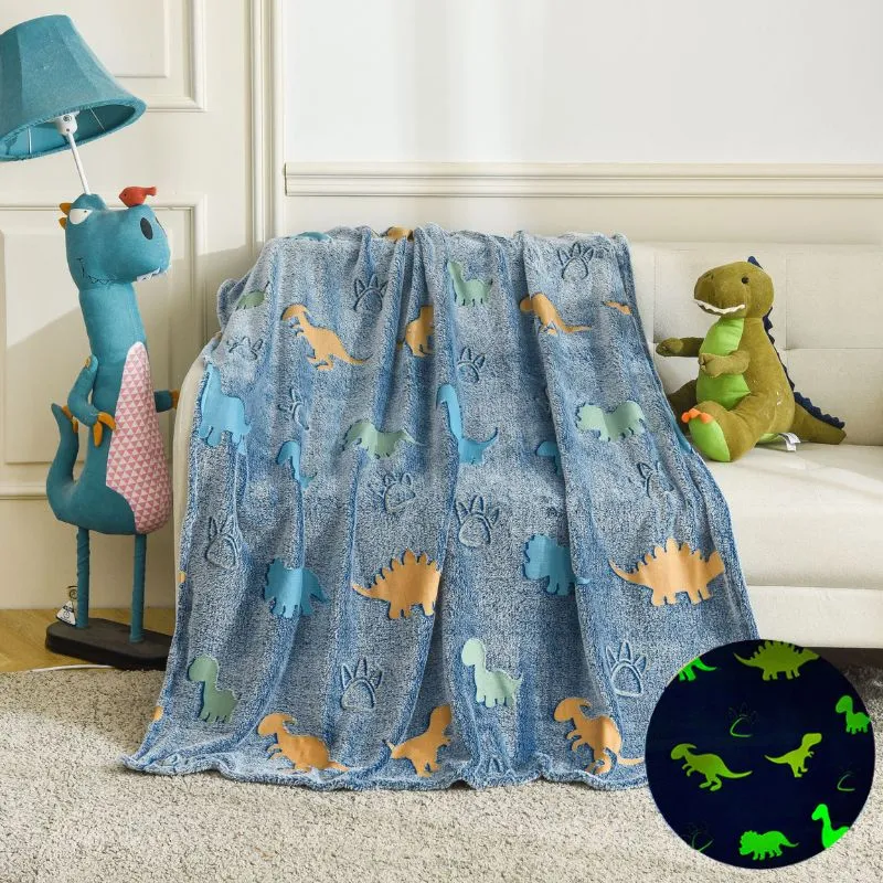 Cadouri Paste - Patura Fosforescenta cu Dinozauri Flanel 130 x 150 cm