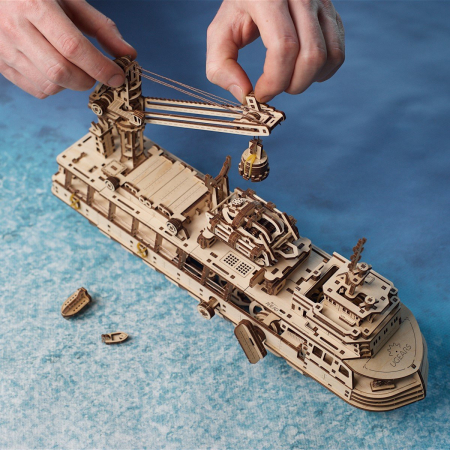 Puzzle 3D Nava de cercetare din lemn Ugears [3]