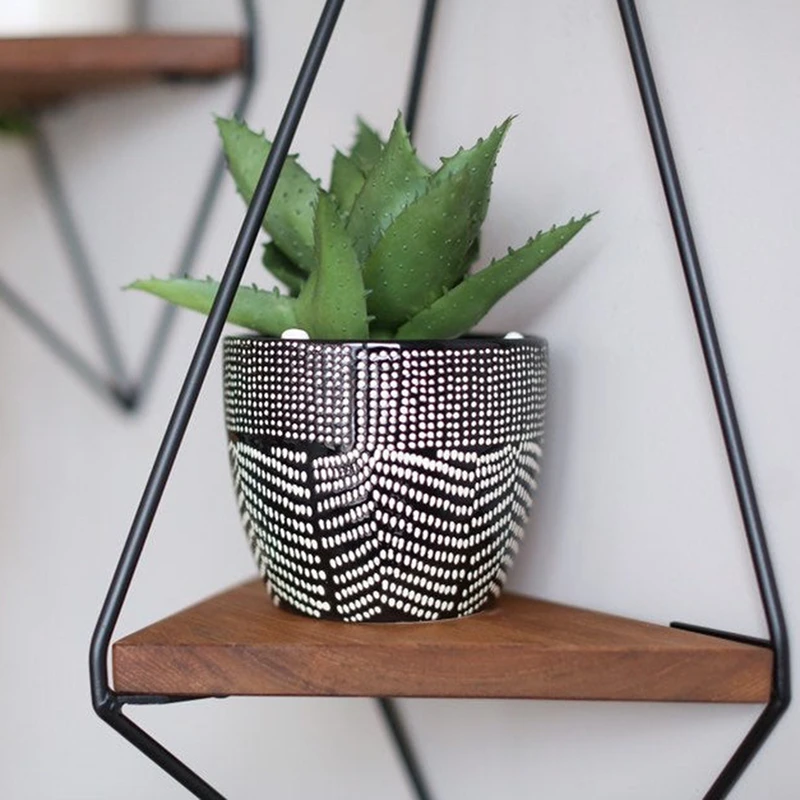 Raft decorativ de perete, nuc-negru, 60 cm, cadru metalic triunghiular [1]