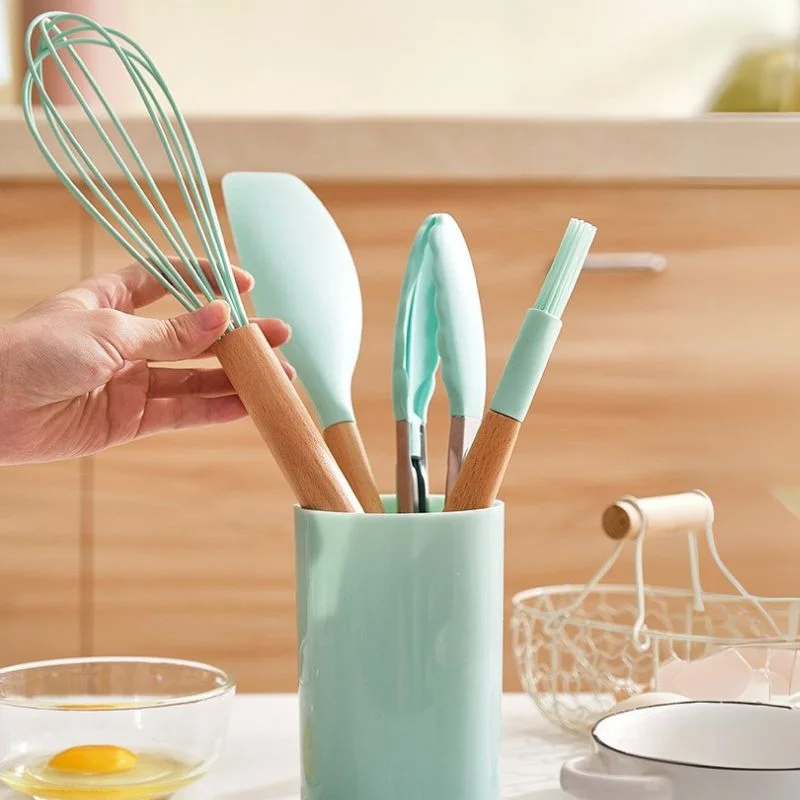 Cadouri pentru Mama - Set 12 ustensile de bucatarie