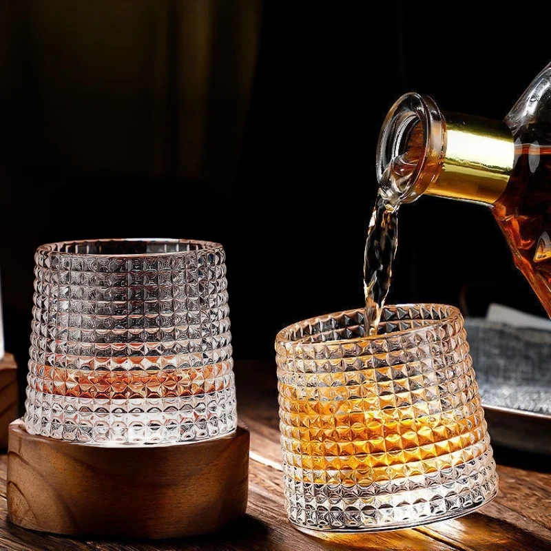 Cadouri de Baut - Set 4 Pahare whiskey Deluxe Rotating Diamond