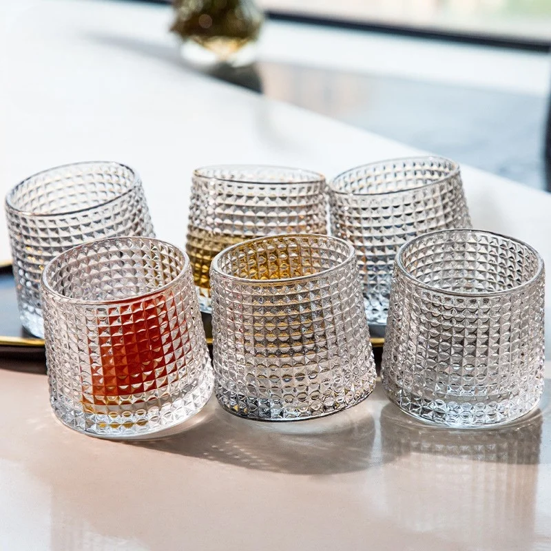 Cadouri pentru Sefi - Set 6 Pahare whiskey Deluxe Rotating Diamond