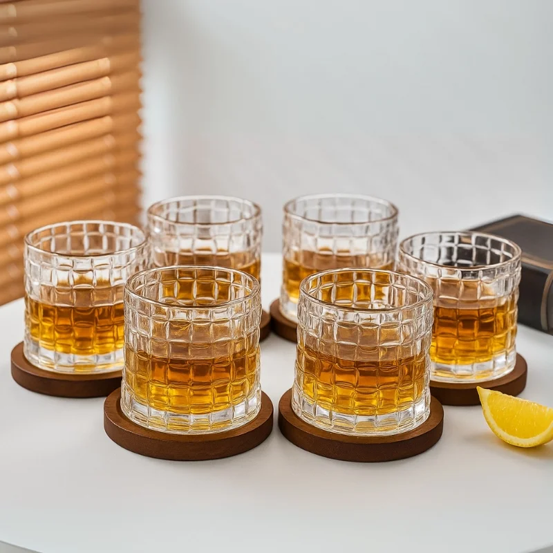 Cadouri de Casa Noua - Set 6 Pahare whiskey Rotativ cu baza din lemn