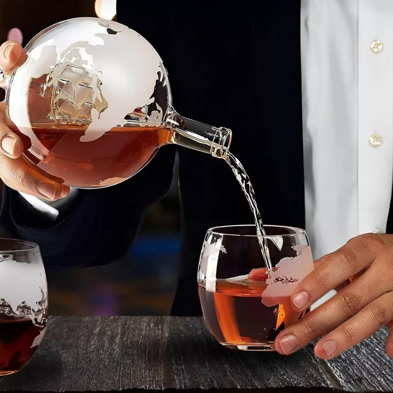 Set cadou decantor Glob Pamantesc cu doua pahare Deluxe [4]