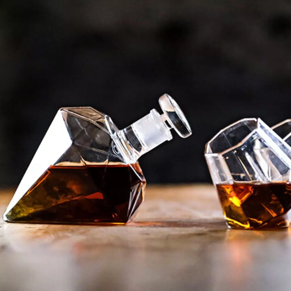 Set cadou decantor Sticla Diamant cu doua pahare Deluxe [8]