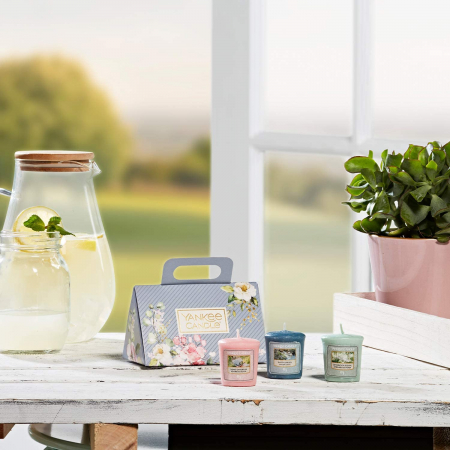 Set cadou lumanari parfumate Yankee 3 VOTIVE GARDEN HIDEAWAY PURSE [0]