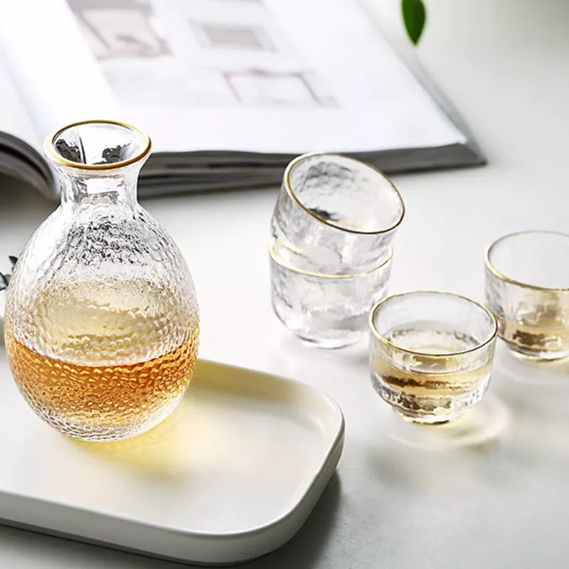 Set cadou servire bauturi tari Sticla cupa si 4 pahare Platinum [10]