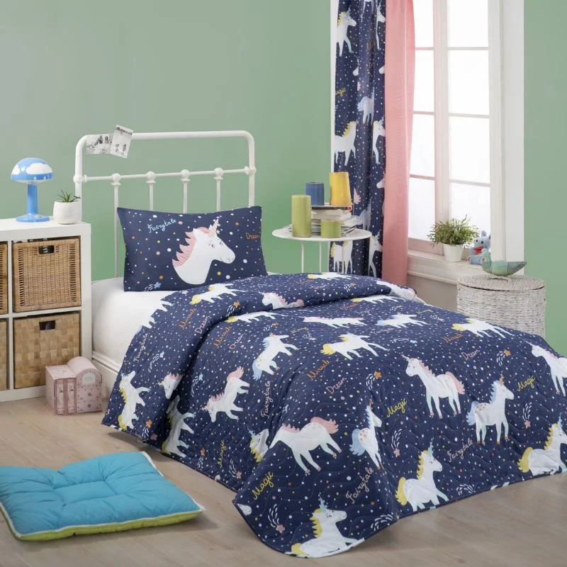 Home & Deco - Set lenjerie copii Magic Unicorn - Pilota matlasata, 160x220 cm, 1 fata de perna