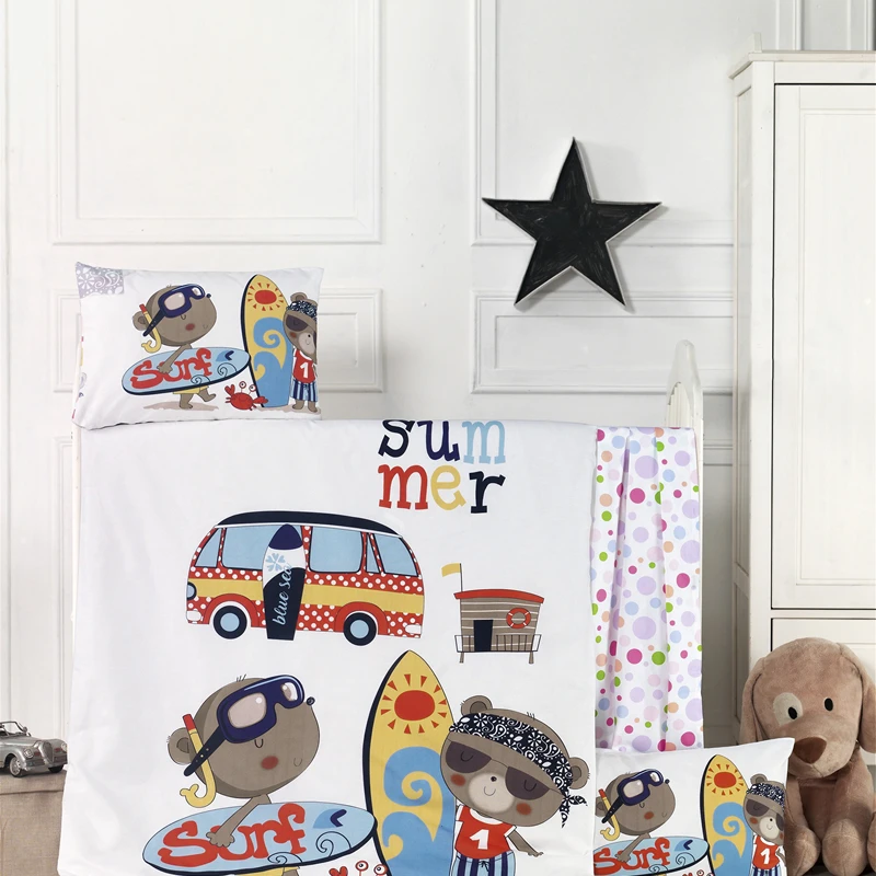 Home & Deco - Set lenjerie de pat copii 100x150 cm, imprimeu colorat cu cearsaf si fete perna
