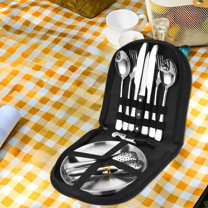 Cadouri pentru Mama - Set tacamuri si farfurii pentru picnic 20 piese