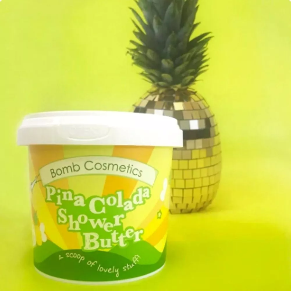 Cadouri - Unt de corp pentru dus Pina Colada, Bomb Cosmetics, 365 ml