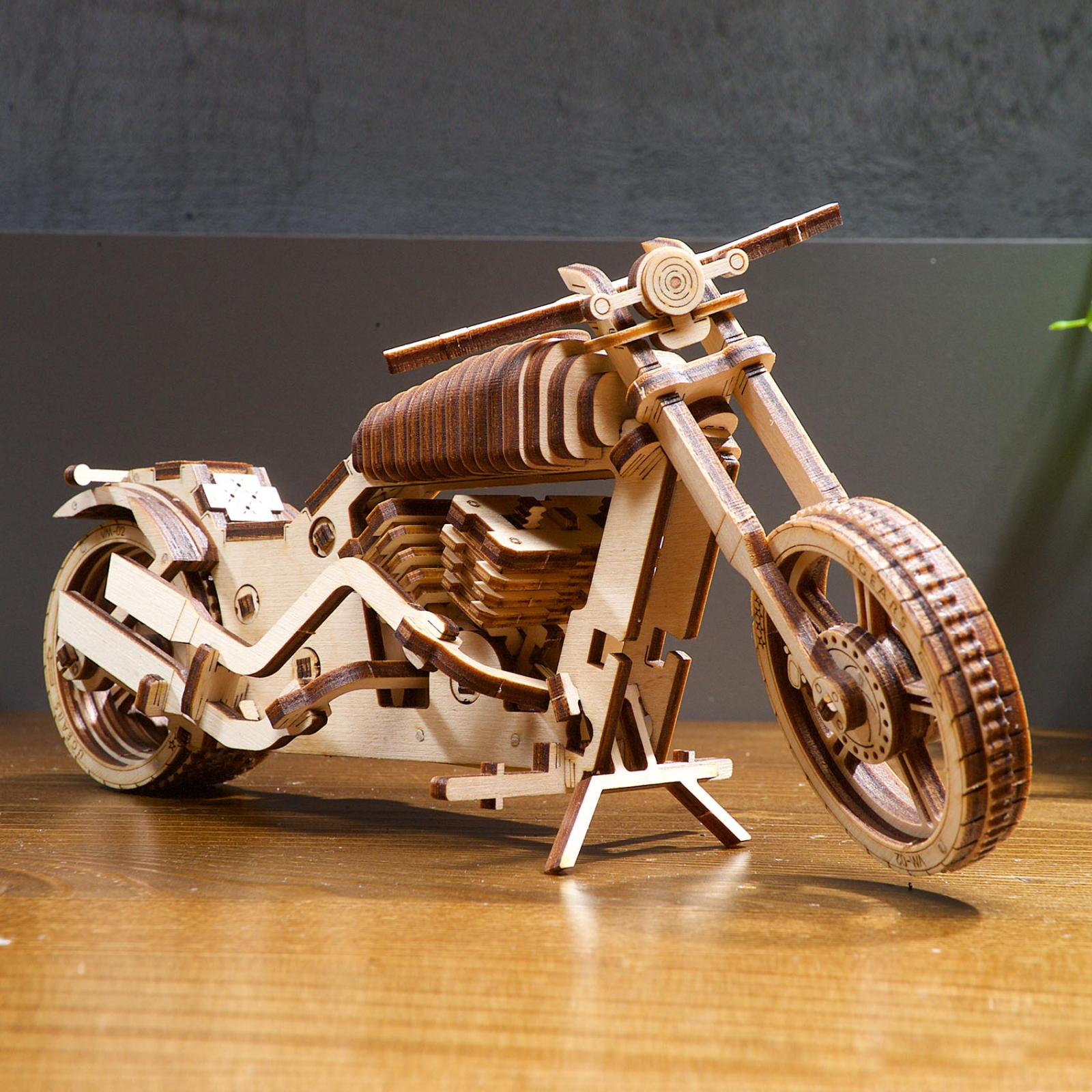 Moto VM-02 Ugears - Puzzle 3d en bois - UGEARS - MODELS