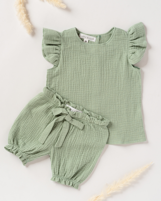 Compleu de vara din muselina cu pantaloni scurti si bluza verde salvie [5]