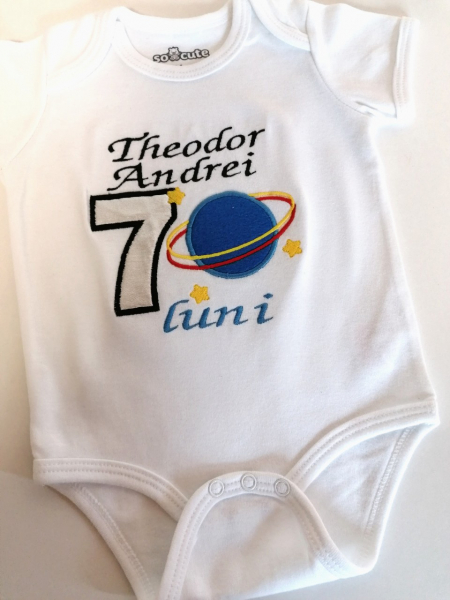Set body-uri personalizate, pentru primele 12 luni [6]