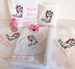 Trusouri personalizate fetite - Trusou botez personalizat 8 piese The AristoCat