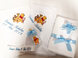 Trusouri personalizate baieti - Trusou botez personalizat 6 piese Happy Friends