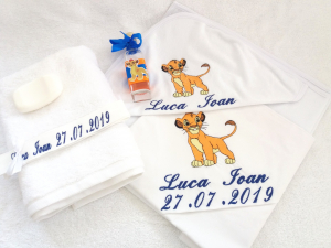 Trusou botez baieti 6 piese - Trusou botez personalizat 6 piese Kion