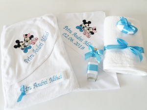 Trusouri personalizate baieti - Trusou botez personalizat 6 piese Mickey & Minnie