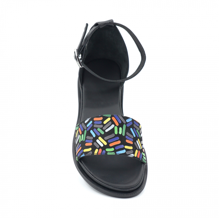 Sandale dama din piele naturala lacuita neagra si cu imprimeu multicolor, cu varf rotund si talpa joasa 2 cm 4721-4-24 [5]