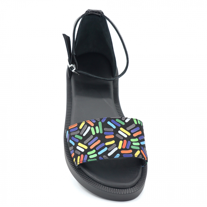 Sandale dama din piele naturala lacuita neagra si cu imprimeu multicolor cu varf rotund si talpa joasa 3 cm 4721-1-24 [5]