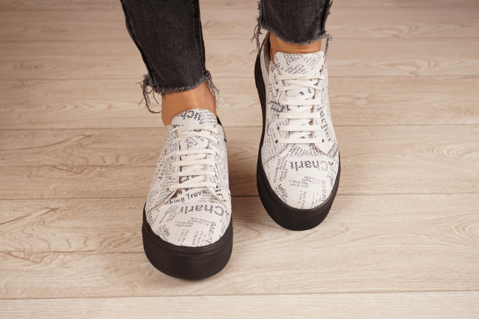 Pantofi dama tip adidas din piele naturala lacuita neagra si cu imprimeu ziar cu varf rotund si talpa 3 cm 60220-20 [4]