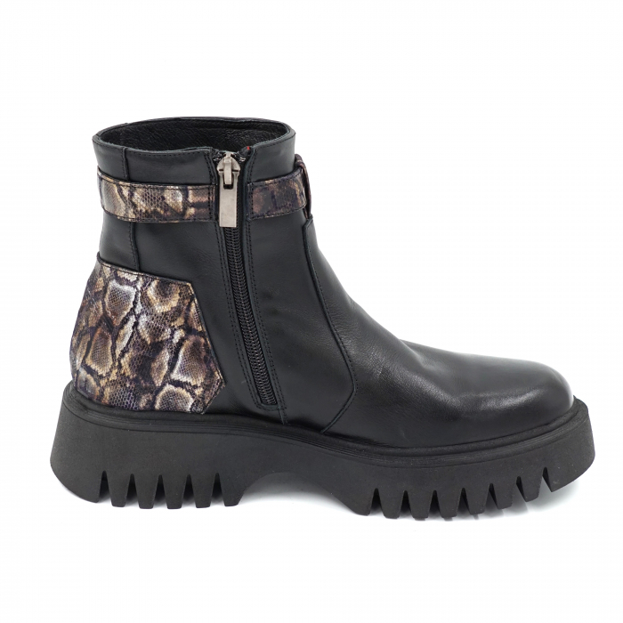 Ghete dama casual din piele naturala neagra si cu imprimeu animal print cu accesoriu metalic cu varf rotund si talpa 3 cm 71620-23 [3]