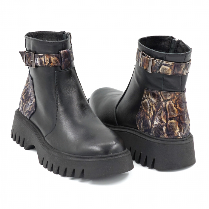 Ghete dama casual din piele naturala neagra si cu imprimeu animal print cu accesoriu metalic cu varf rotund si talpa 3 cm 71620-23 [5]