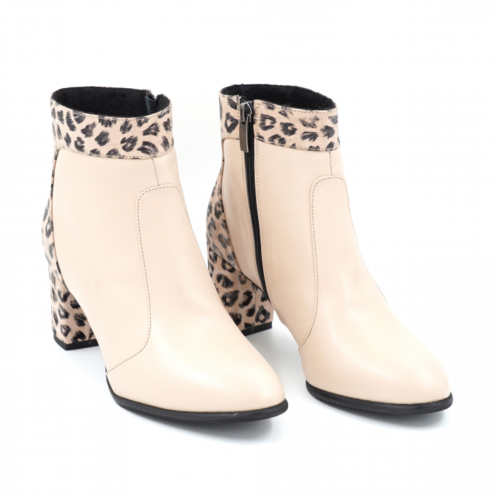 Ghete dama elegante din piele naturala nude bej deschis si cu imprimeu animal print leopard cu varf rotund si toc mic gros imbracat 5 cm 72119-23 [4]