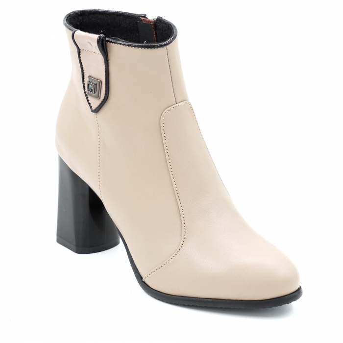 Ghete dama elegante din piele naturala nude bej deschis si lac negru cu accesoriu metalic, varf rotund si toc mediu gros 8 cm  72519-23 [2]