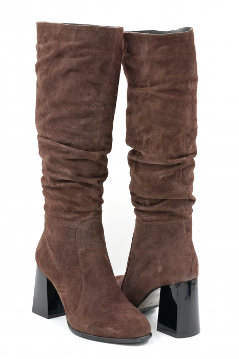 Cizme dama lungi elegante fronsate din piele naturala intoarsa maro inchis cu varf rotund si toc mediu gros 8 cm 77221-9-24 [4]