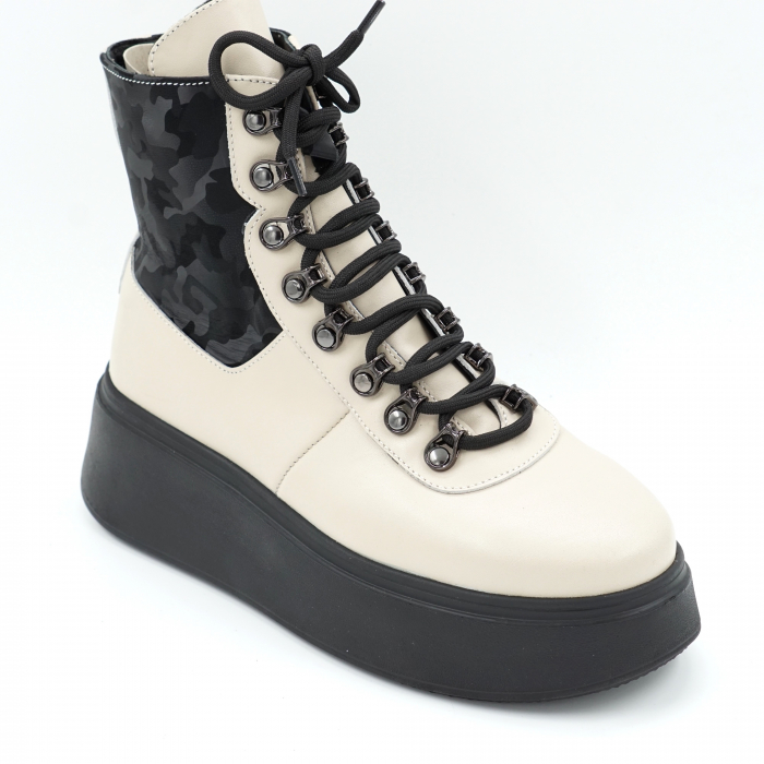 Ghete dama casual din piele naturala nude bej si neagra cu imprimeu militar 3D, cu accesorii metalice, cu varf rotund si talpa 5 cm  72321-23 [2]