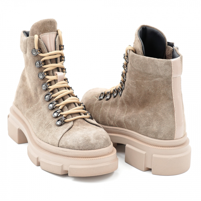 Ghete dama casual din piele naturala intoarsa grej si lac grej cu accesorii metalice, varf rotund si talpa 4 cm  77521-23 [5]