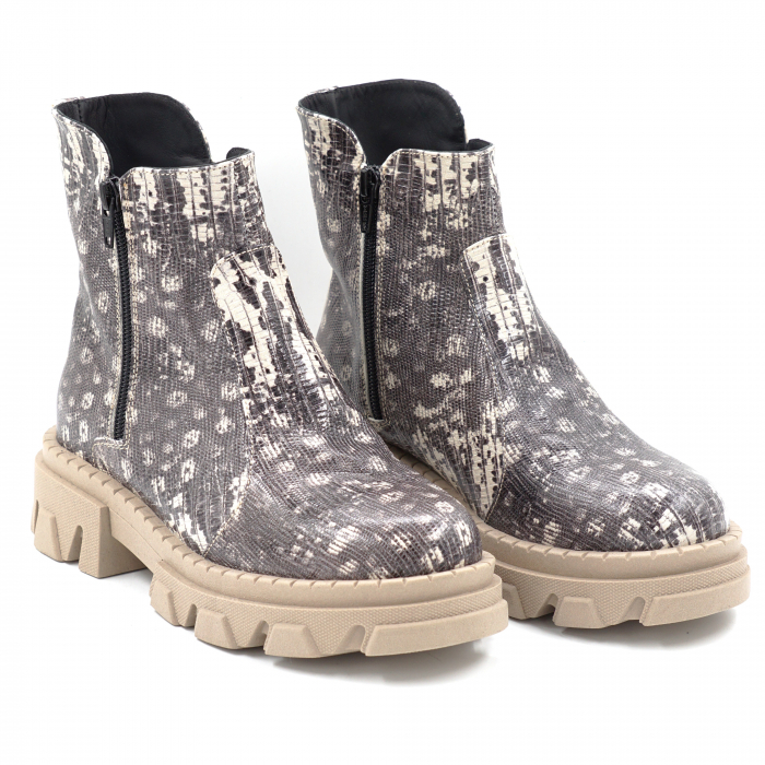 Ghete dama casual din piele naturala cu imprimeu bej si maro cu varf rotund si talpa 3 cm 78121-24 [3]